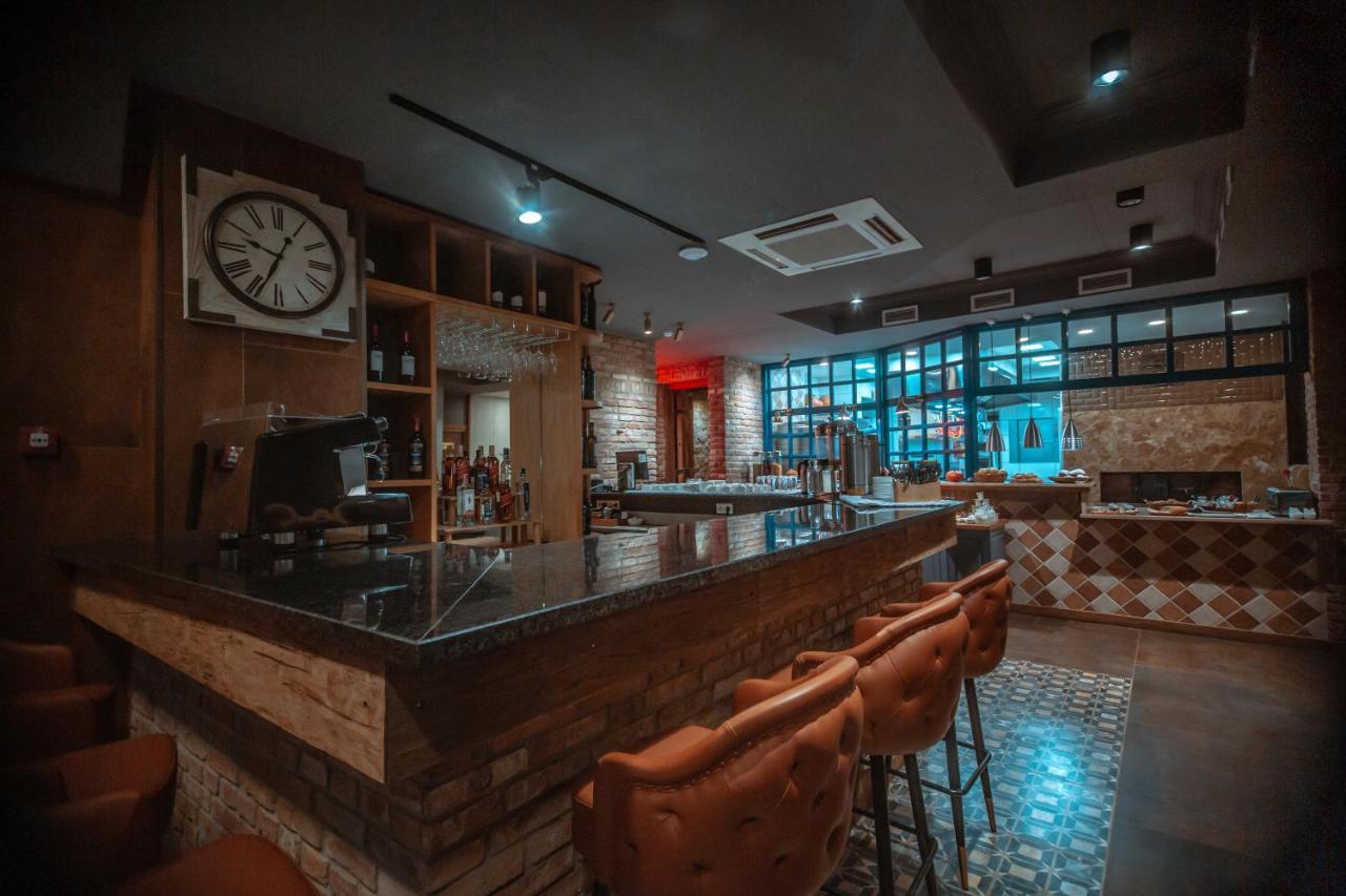 Grand Opera Hotel Kutaisi Ngoại thất bức ảnh
